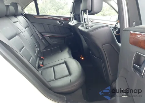 2011 Mercedes-Benz E 350 4Matic z USA, uszkodzony, nr VIN WDDHF8HB6BA483650